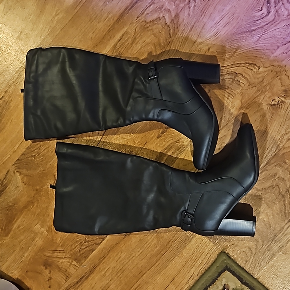JG black heeled boots size 9 1/2